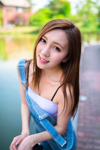 两个小孩儿在树后拔萝卜,亲子拔萝卜，快乐成长记-3